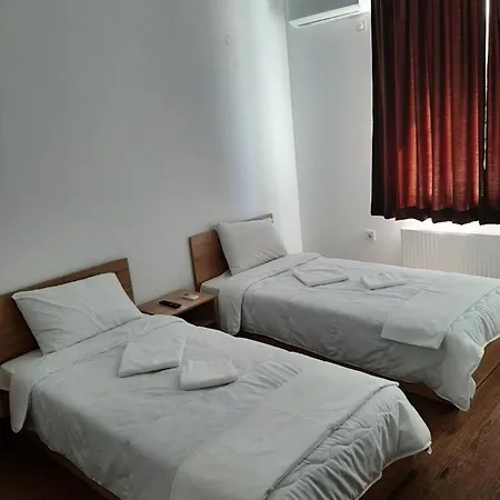 The Cohen's Pensión 3*